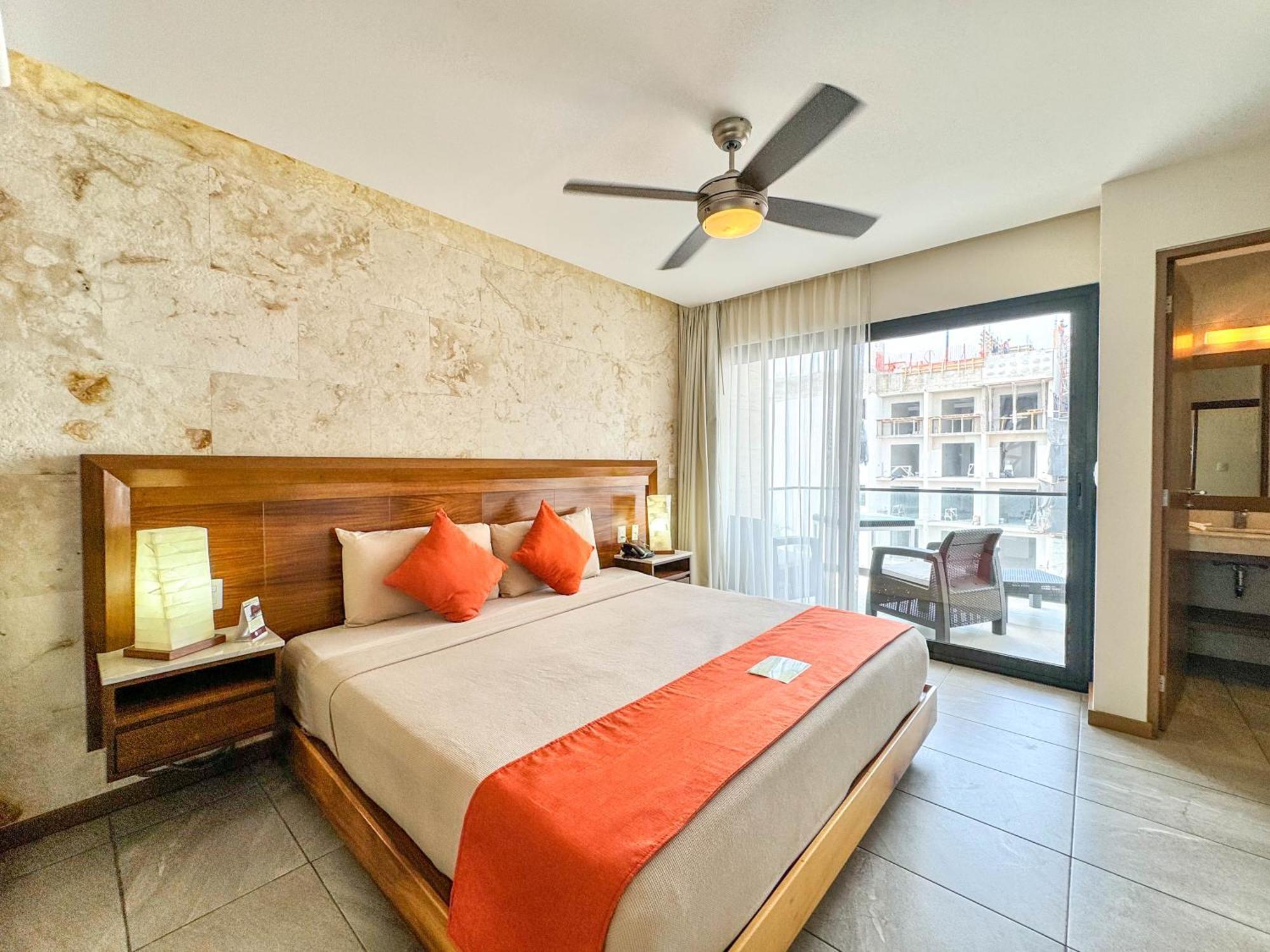 Grand Fifty Suites Playa del Carmen Exteriör bild