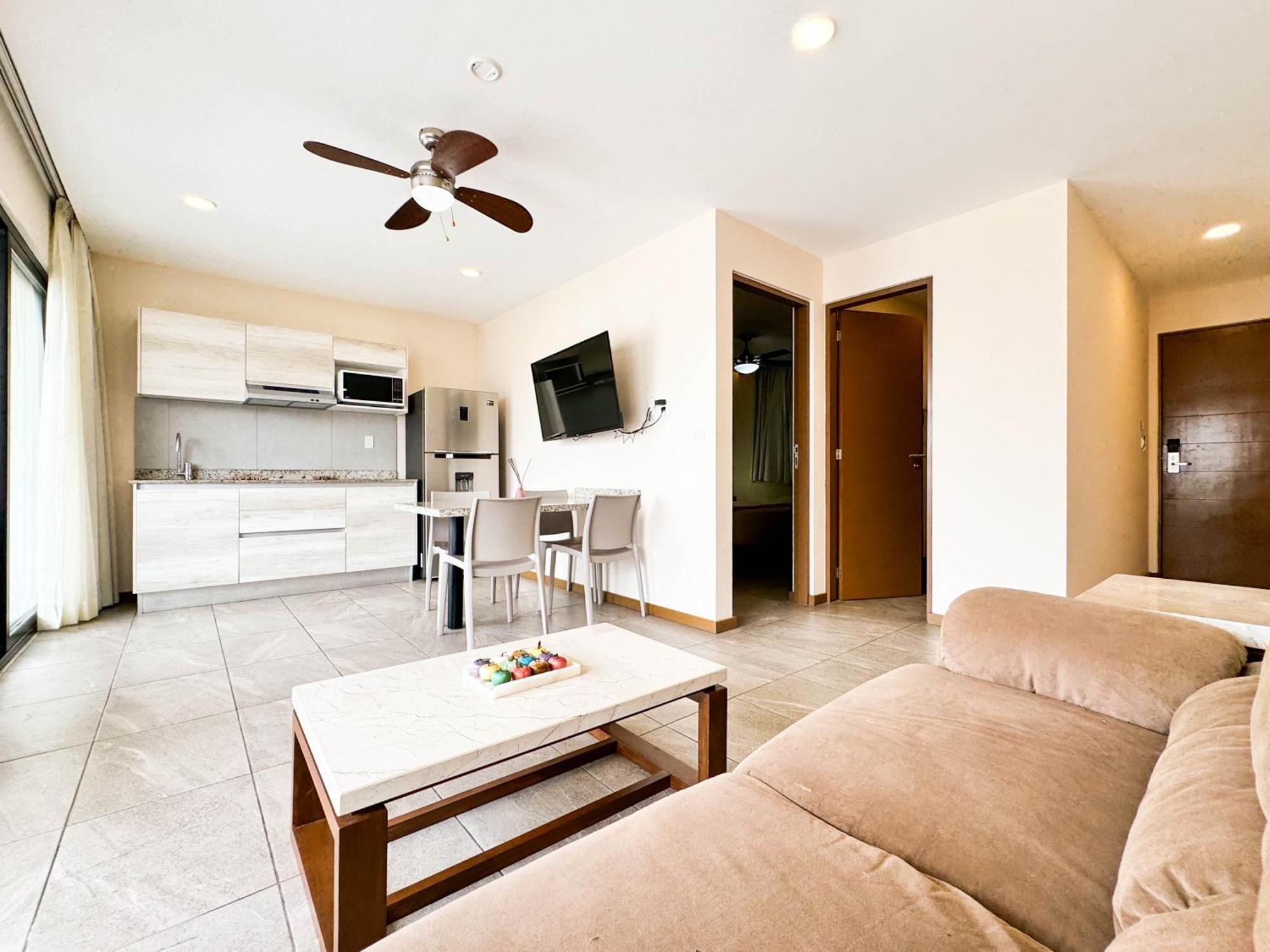 Grand Fifty Suites Playa del Carmen Exteriör bild
